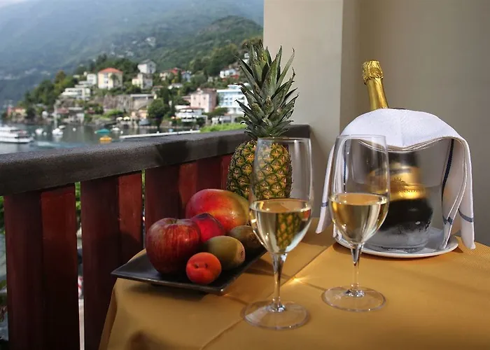 Piazza & Restaurants 2* Ascona