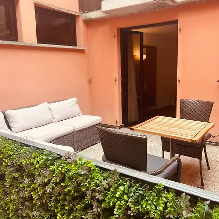 Piazza & Restaurants 2* أسكونا