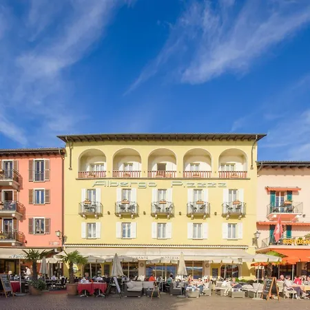 Piazza & Restaurants Hotel