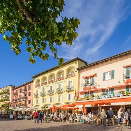 Piazza & Restaurants فندق