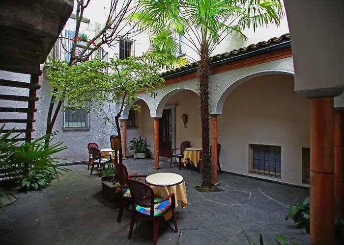 Piazza & Restaurants Ασκόνα