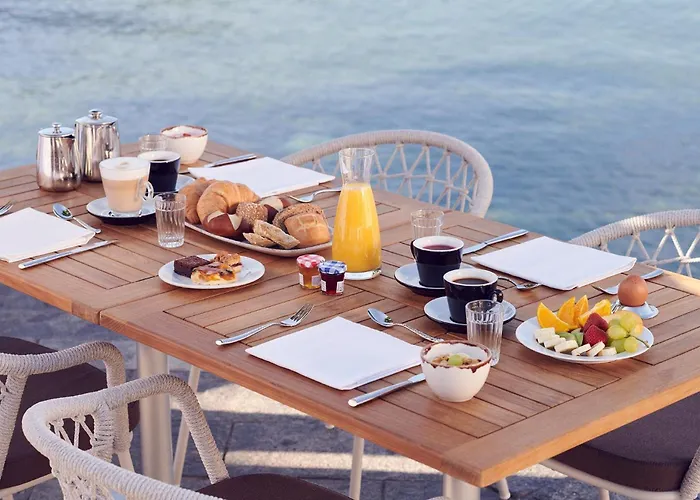 Ξενοδοχείο Piazza & Restaurants 2*