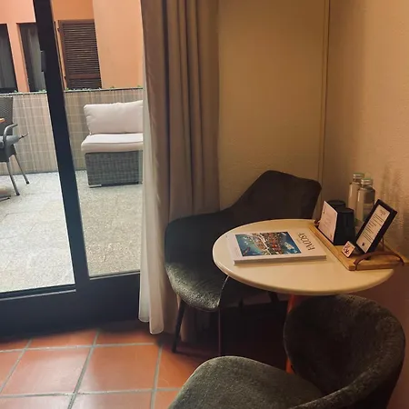 Piazza & Restaurants 2*